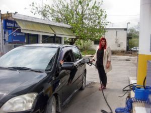 Από την Νοσηλευτική στο Βενζινάδικο του Μπαμπά