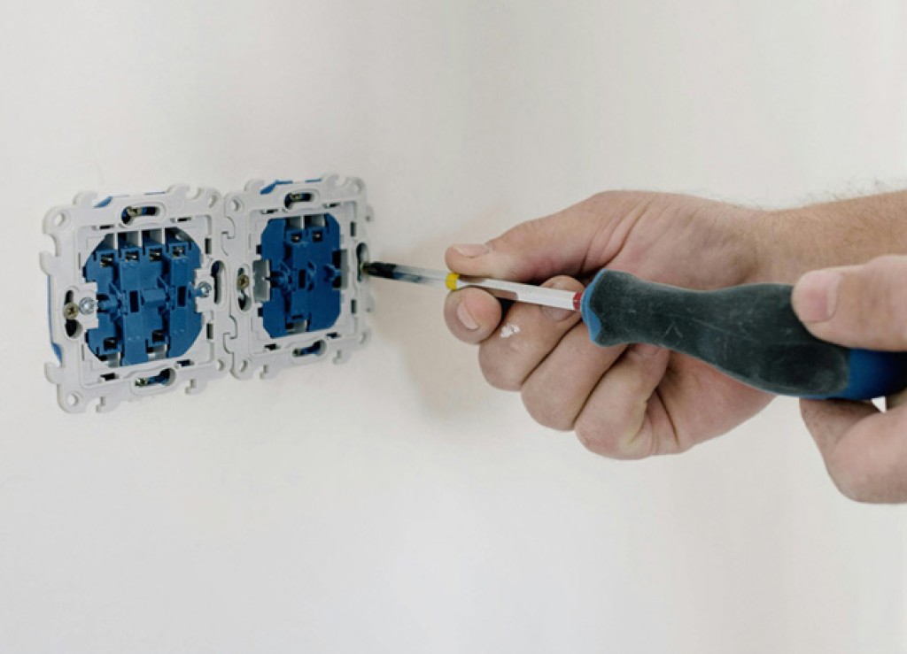 Ανοιχτή θέση εργασίας για ηλεκτρολόγο – ηλεκτρονικό, με γνώσεις αυτοματισμού