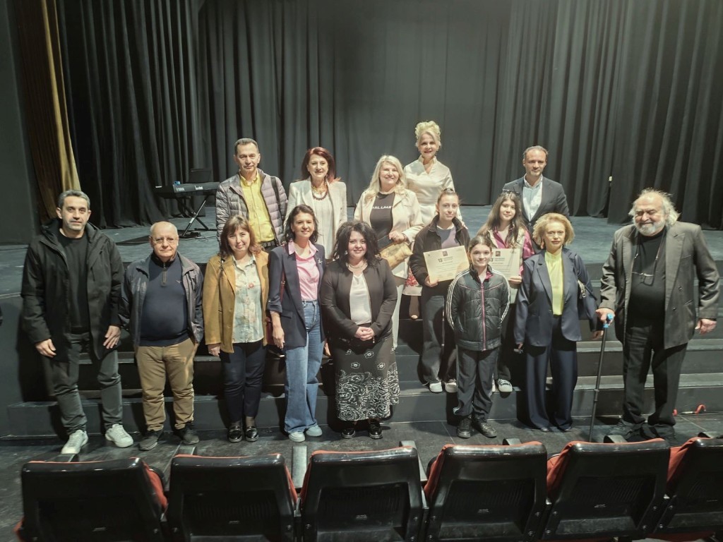 Αγρίνιο: Μέσα σε εορταστικό κλίμα πραγματοποιήθηκε η τελετή λήξης του 13ου Πανελληνίου Μαθητικού Φεστιβάλ Θεάτρου