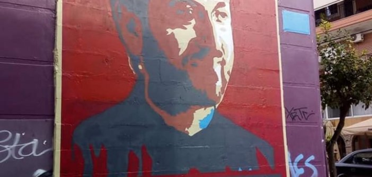 Ο γκραφιτάς υπολιμενάρχης που ομορφαίνει το Μεσολόγγι!