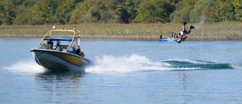 Η Τριχωνίδα και η διοργάνωση «Trichonian Wakeboard» μέσα από τα μάτια ξένων αθλητών – «Στάζουν μέλι» για την περιοχή μας!