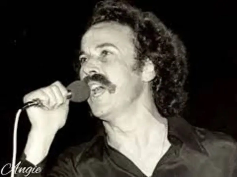 «Ρεζίλεμα και ντροπή τους»: Όταν ο Νίκος Ξυλούρης τα έβαλε με τη ροκ μουσική