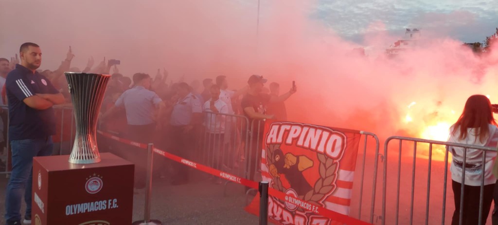 «Ντελίριο» για το Ευρωπαϊκό κύπελλο του Ολυμπιακού στο Αγρίνιο (εικόνες &amp; βίντεο)