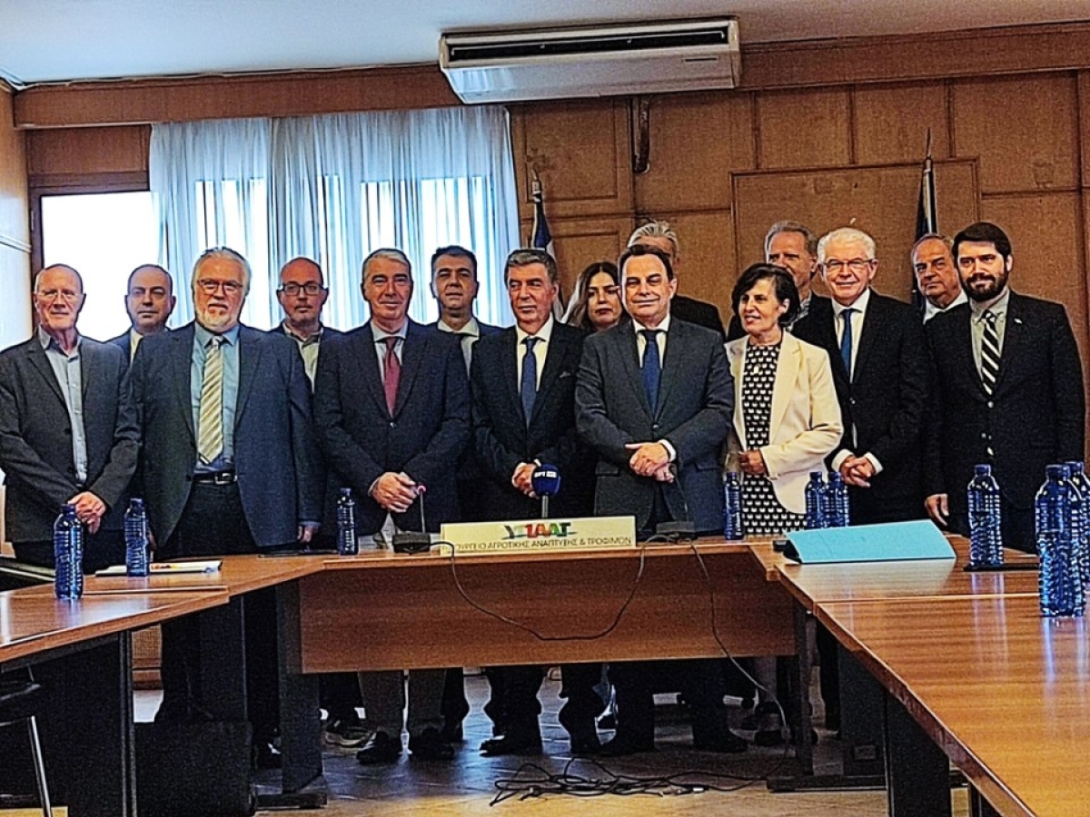 Πραγματοποιήθηκε σήμερα το μεσημέρι  η τελετή παράδοσης –παραλαβής στο Υπουργείο Αγροτικής Ανάπτυξης και Τροφίμων