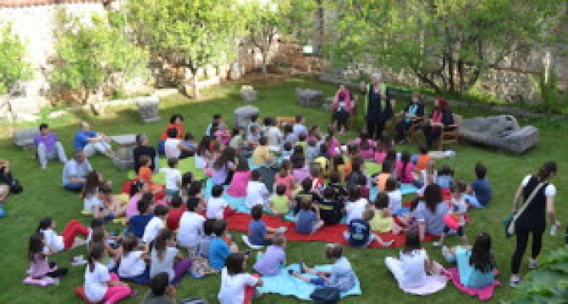 Παραμυθένιο απόγευμα στην πλατεία Κατούνας