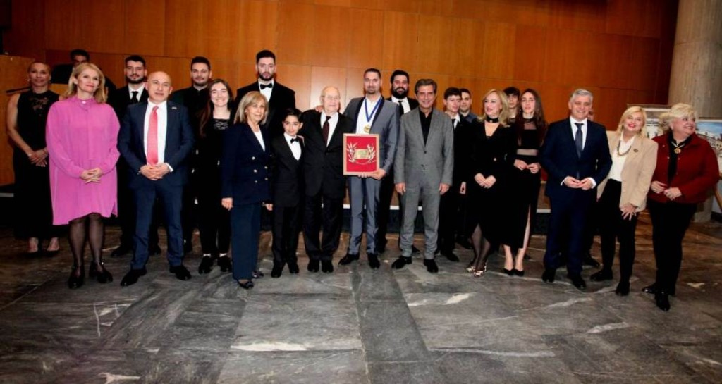 «Η Μουσική Ενώνει Λαούς» – Τιμή στον Μαέστρο Ευάγγελο Αραμπατζή στη Θεσσαλονίκη