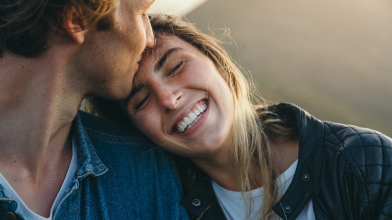 Το σώμα σου το ξέρει πρώτο: 7 σημάδια που αποκαλύπτουν πως είσαι σε λάθος σχέση