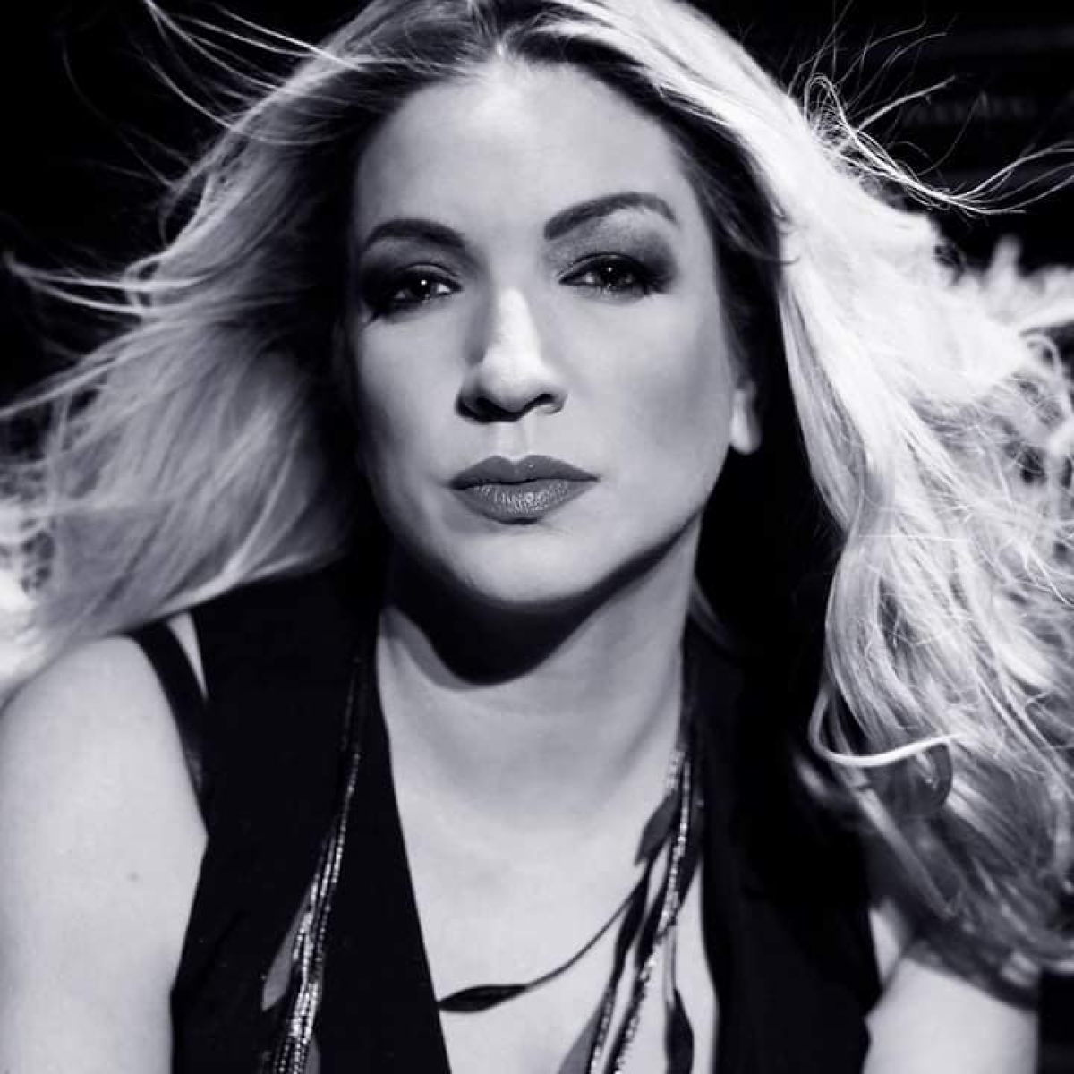 Ερασμία Μάνου « Ανυπότακτη στιγμή » Νέο ΕP!