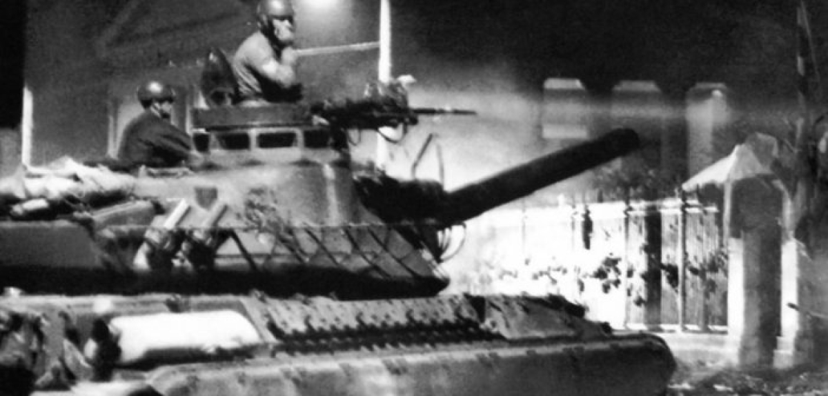 Πολυτεχνείο: Οι τρεις μέρες της εξέγερσης μέσα από τρία «κλικ»