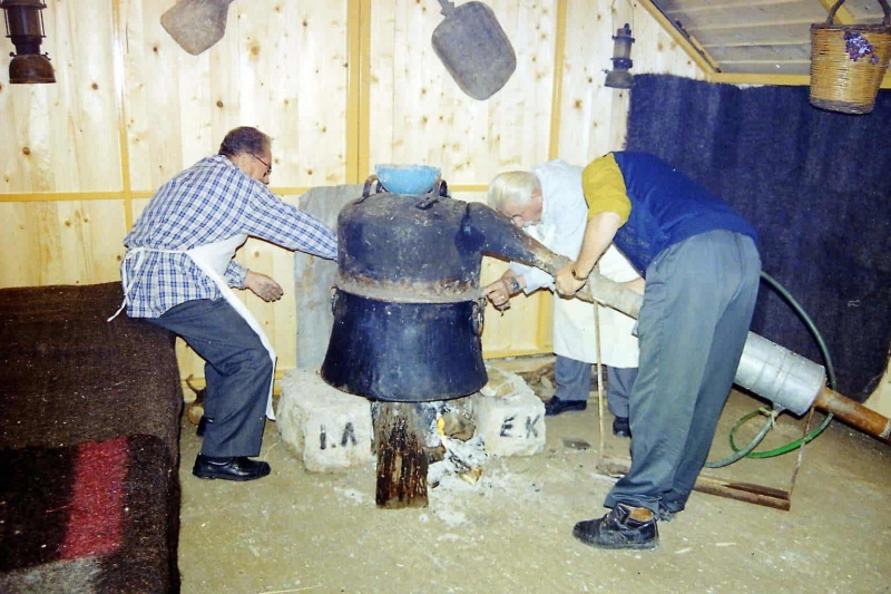 Η γιορτή τσίπουρου στην Κόνισκα (φωτο)