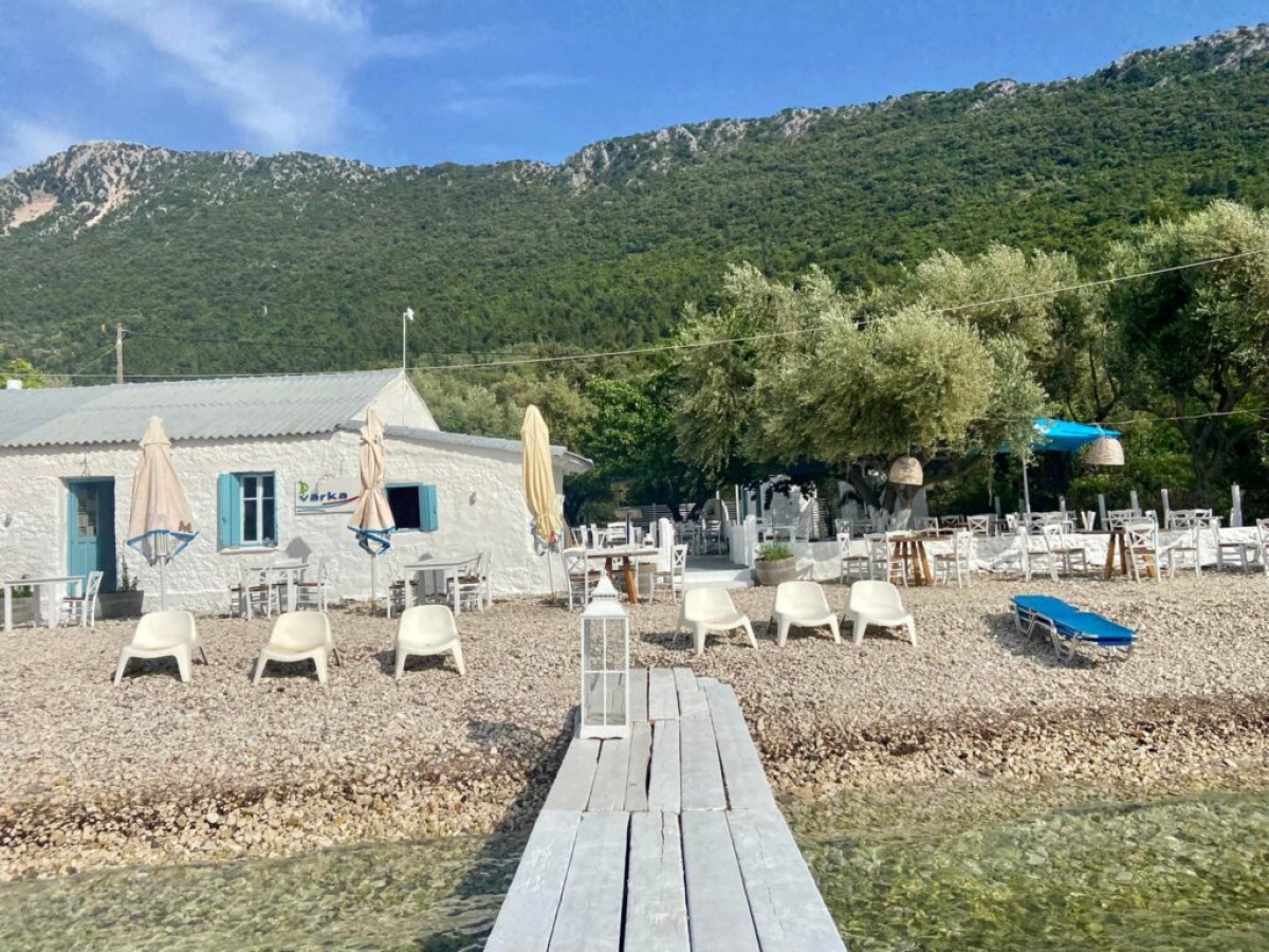 Η ταβέρνα «Βάρκα» στον Κάλαμο Λευκάδας ζητά άτομα για εργασία