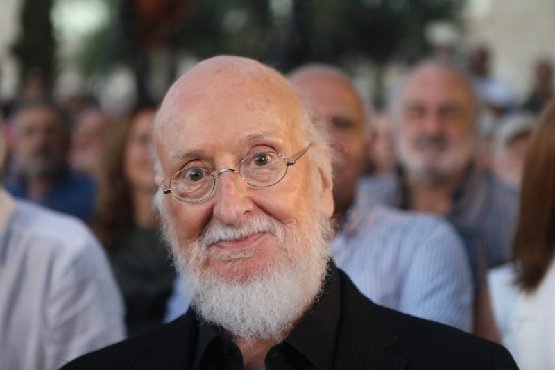 Πέθανε στα 81 του ο Διονύσης Σαββόπουλος – Η Ελλάδα αποχαιρετά το Νιόνιο της