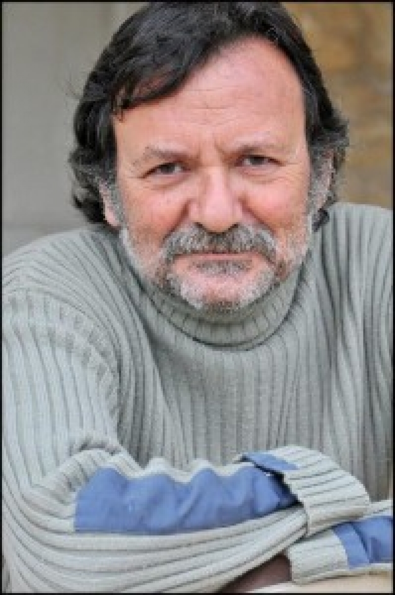 “Θεάτρου Όψεις” με τιμώμενο τον Γιάννη Καλατζόπουλο