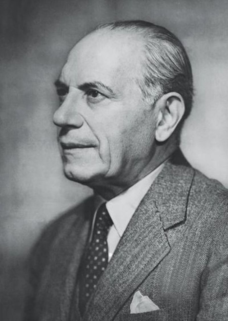 Eυάγγελος Παπαστράτος: Tο χαρμάνι της Ιστορίας