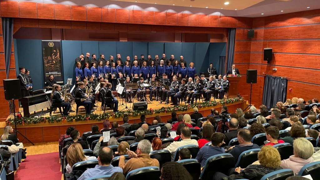 Μαγευτική μουσική βραδιά στο Christmas Concert στο Αμφιθέατρο της Περιφερειακής Ενότητας Αιτωλοακαρνανίας
