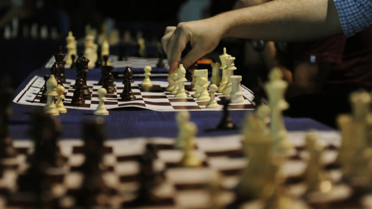 «Μαραθώνιος» σκακιού «σιμουλτανέ» στο Αγρίνιο (Παρ 22/9/2023 17:30)