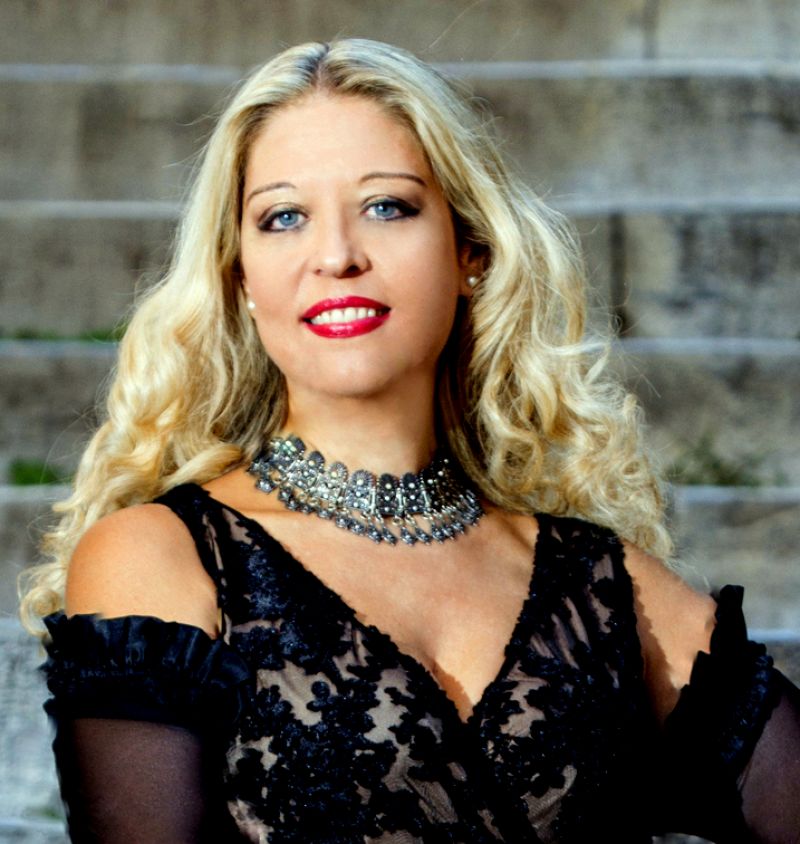 Μάνια Βλαχογιάννη - «Όλο τον κόσμο γύρισα»