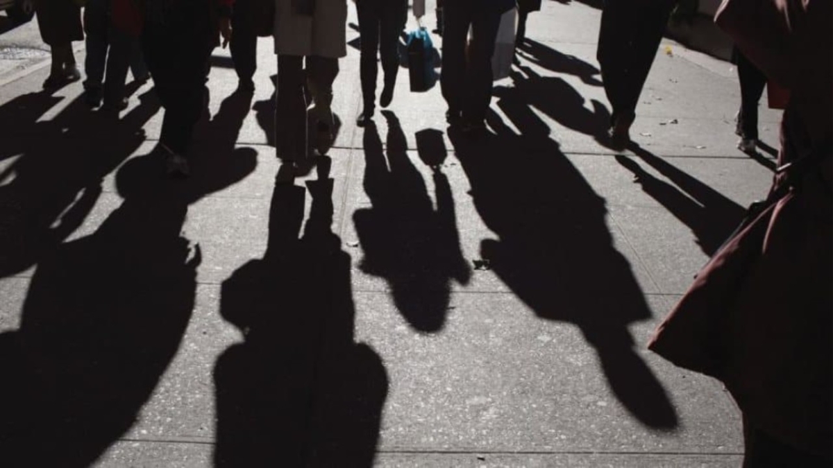 Επίδομα ανεργίας: Αυξάνεται έως τα 1.200 ευρώ [πίνακας]