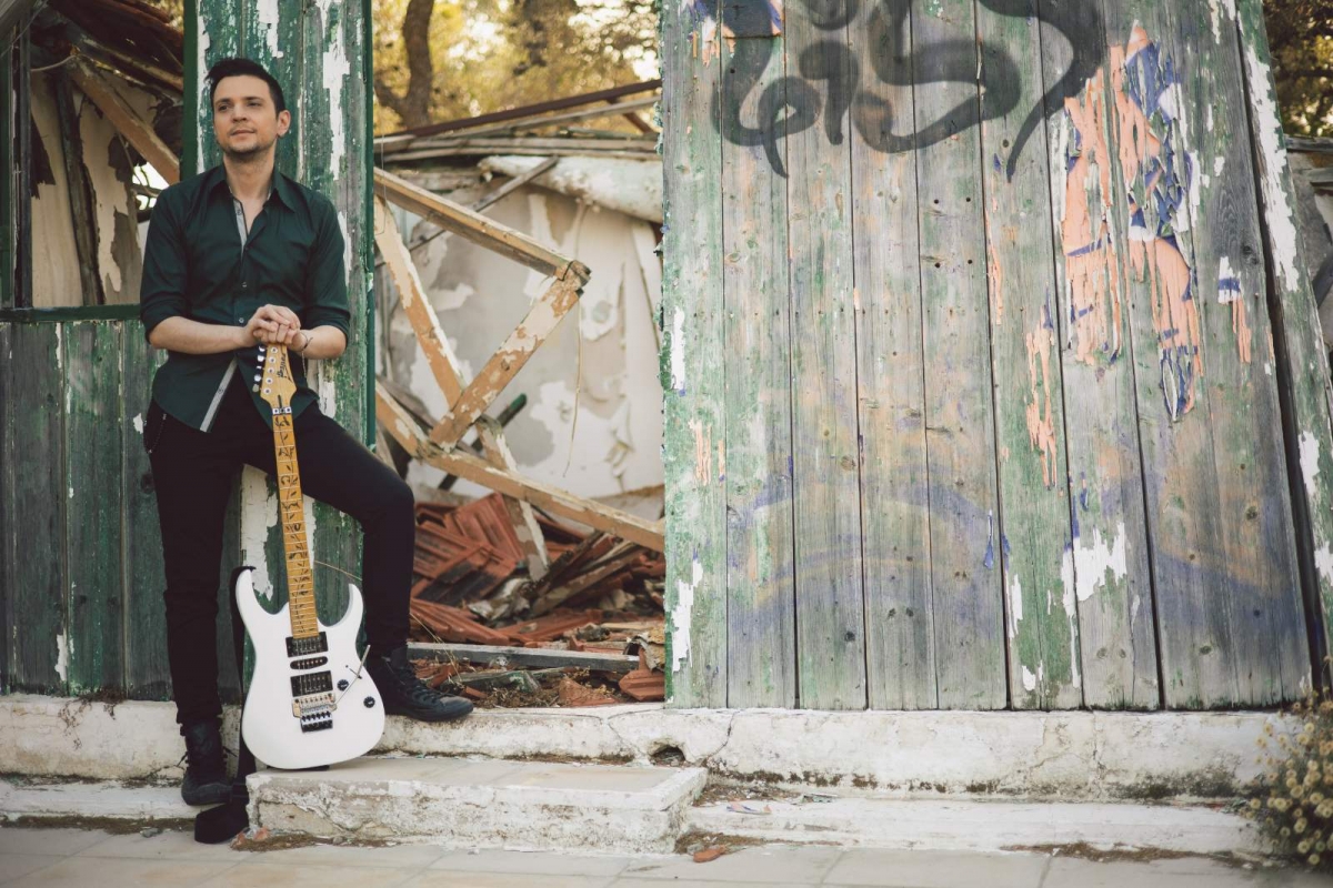 «Αγάπη στην αγάπη»: Κυκλοφόρησε το νέο τραγούδι του Σώζου Λυμπερόπουλου