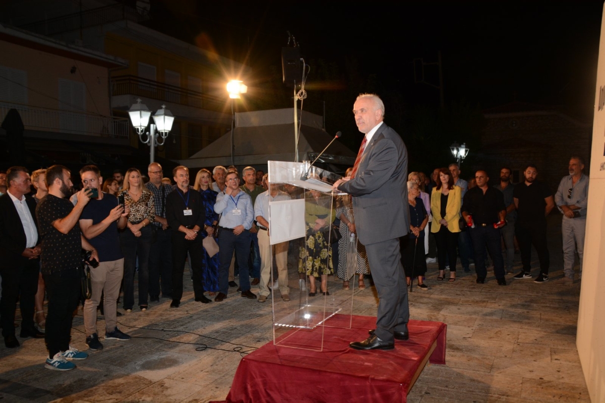 Κώστας Λύρος: Ι.Π. Μεσολογγίου - Πλήθος κόσμου στην πλατεία / Ο συνδυασμός της νίκης επιλέγει να αντιμετωπίζει τις επιθέσεις από σκοτεινά κέντρα με ήθος και ευπρέπεια