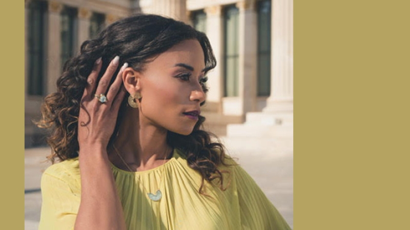 Η … εκθαμβωτική Shaya σαν σύγχρονη Ελληνίδα θεά