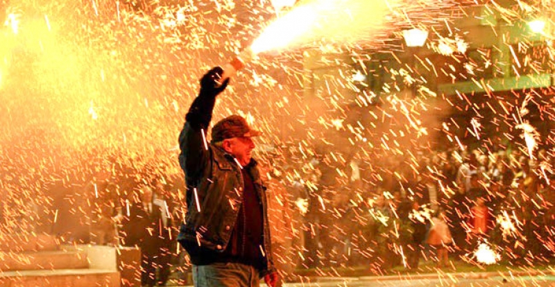 Χαλκούνια: Ένα έθιμο κοινωνικού ρατσισμού που ντύθηκε την εθνικοθρησκευτική φορεσιά του φολκλόρ