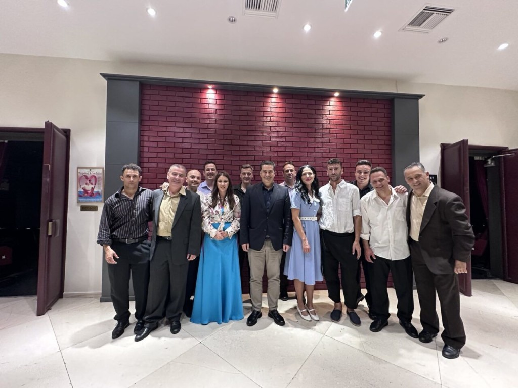 Η «Λίρα…100» σκόρπισε χαμόγελα στο Αγρίνιο – Ενθουσίασε η ΘΕΑΤΡόPolice