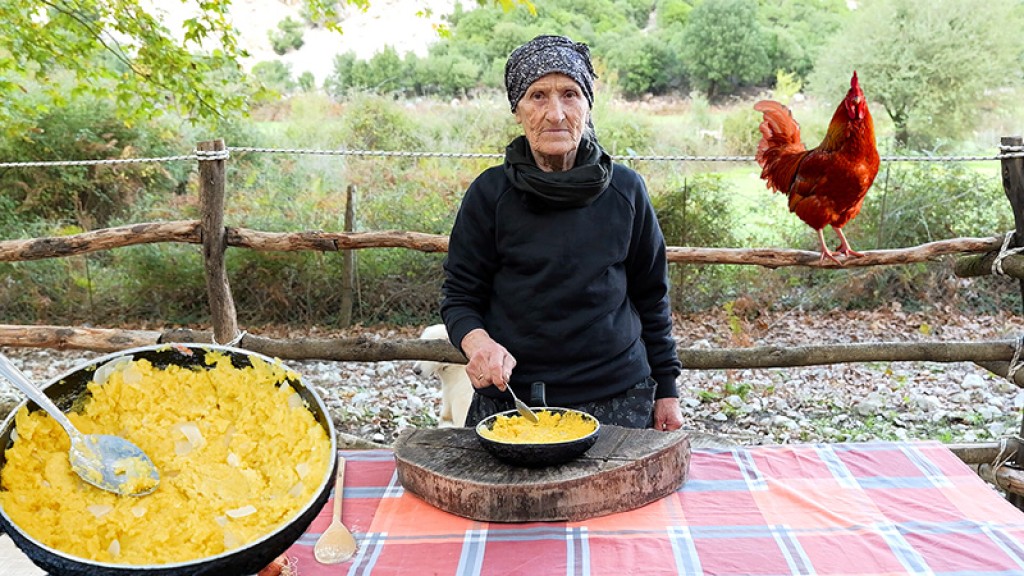 Το φαγητό που κάποτε έσωσε ζωές - κουρκούτη ξερή της φτώχειας (Βίντεο)