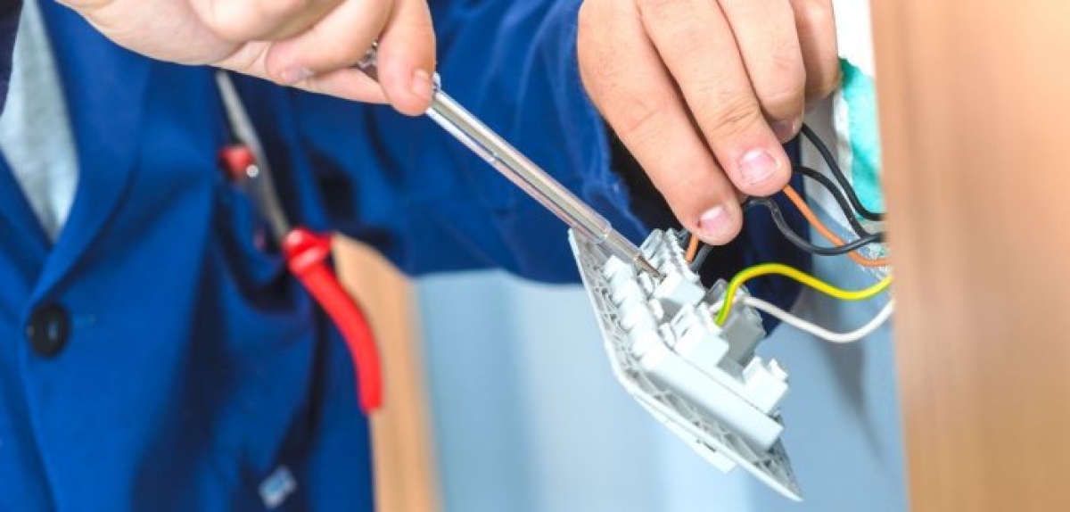 Αγρίνιο: Ζητείται τεχνίτης ηλεκτρολόγος με εμπειρία στον αυτοματισμό και πωλητής ηλεκτρολογικού εξοπλισμού