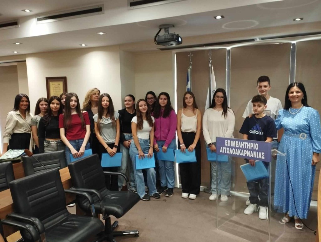 Το 2ο Γυμνάσιο Αγρινίου τιμά τον Κωνσταντίνο Χατζόπουλο (εικόνες &amp; βίντεο)