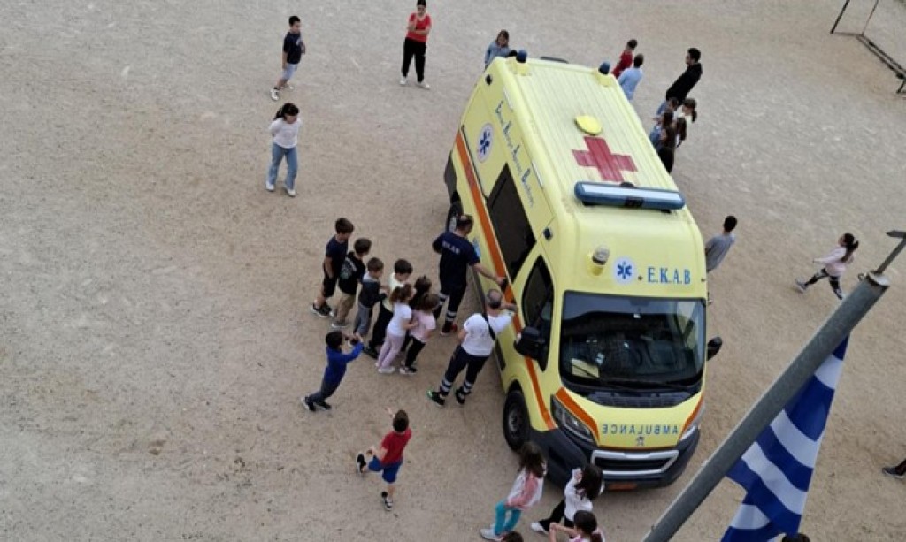 Αγρίνιο: Συγκλονίζουν τα λόγια ενός διασώστη του ΕΚΑΒ - «Η αναγνώριση που έμεινε στα λόγια»