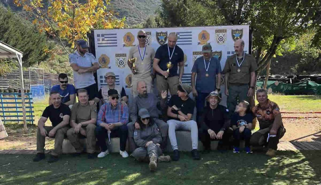 Χρυσό μετάλλιο από τον Φιλόπουλο Μιχάλη και χάλκινο από τον Παππά Χρυσόστομο του Σκοπευτικού ομίλου Αιτωλοακαρνανίας "Σκοπευτής " στα Γιάννενα