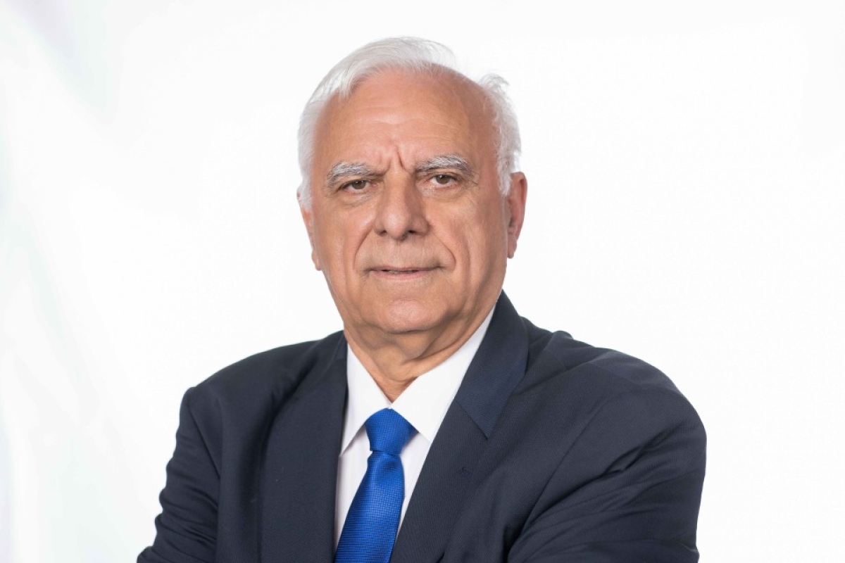 Ο Υποψήφιος Δήμαρχος Ι.Π. Μεσολογγίου Θανάσης Λύρος δηλώνει δίπλα στην οικογένεια της αδικοχαμένης Άννας