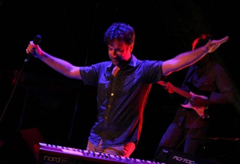 Κωστής Μαραβέγιας για τον Τσίπρα - Ήρθες απ” τ” αριστερά, μουλωχτά, πονηρά… (βίντεο)