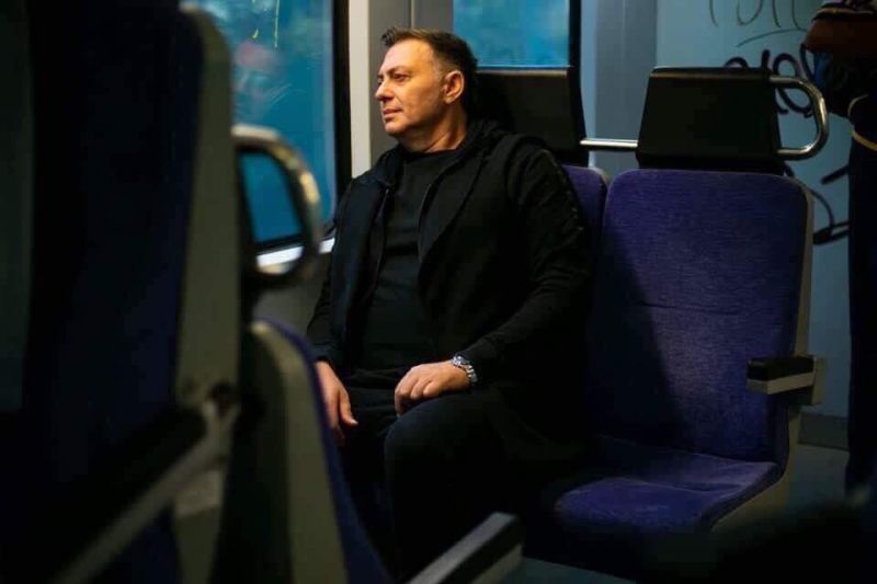 «Κάνε χιλιοστά τα χιλιόμετρα»:  Το νέο τραγούδι του Νίκου Μακρόπουλου (vid)