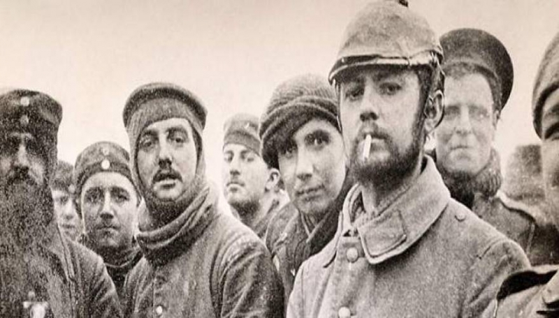 Χριστούγεννα στο μέτωπο- Πώς εχθροί αντάλλαξαν δώρα και γιόρτασαν μαζί στον Α&#039; Παγκόσμιο Πόλεμο (φωτό)