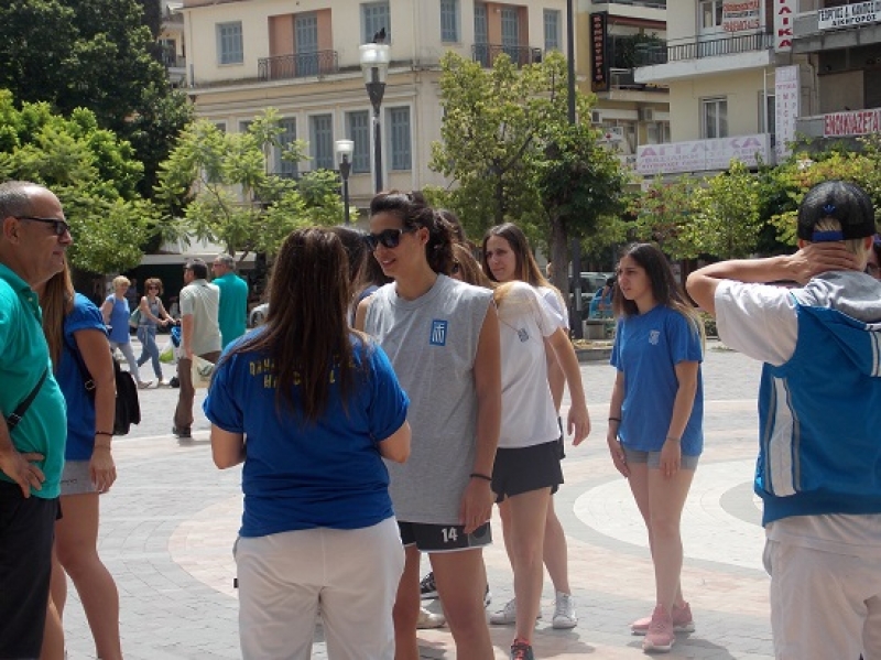 Χάντμπολ γυναικών: Εθνική και Παναιτωλικός στην πλατεία πριν το φιλικό (φωτό)