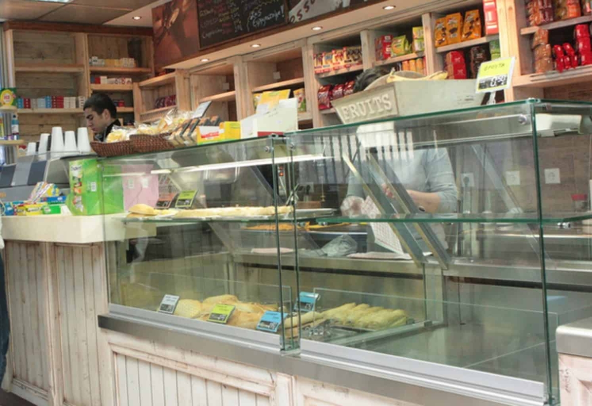 Ζητείται άτομο για εργασία στο κυλικείο του νοσοκομείου Αγρινίου