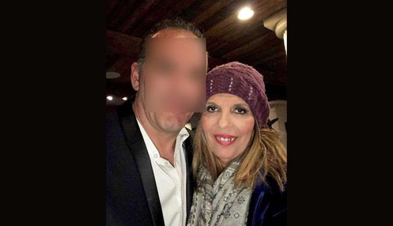 Ποιος λαϊκός τραγουδιστής είναι δίπλα στη Στανίση;