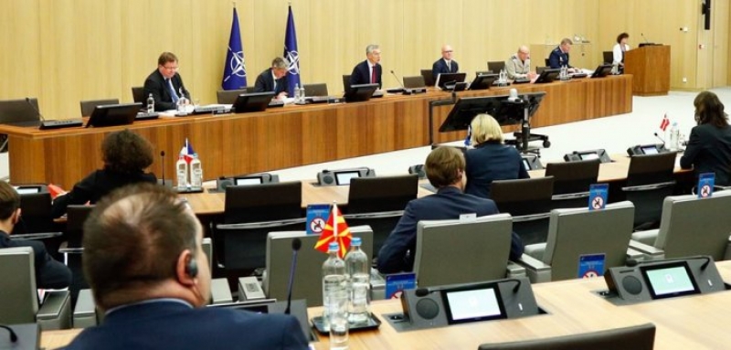 Αθήνα στο ΝΑΤΟ: Αποχώρηση Oruc Reis και διάλογος χωρίς απειλές και εκβιασμούς