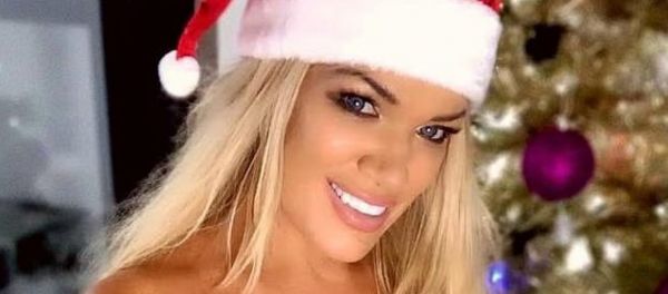 Η πιο ερωτική «Αγιοβασιλίτσα» είναι και η πιο αισθησιακή γιαγιά στον κόσμο! (φώτο)