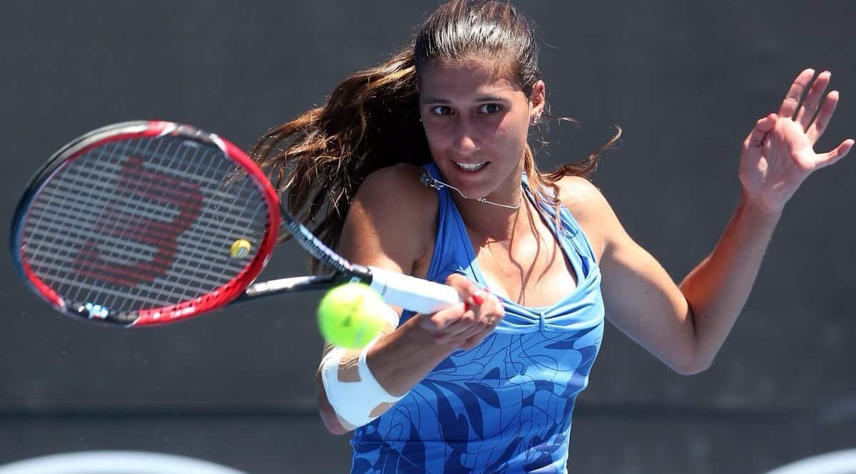 Τζέιμι Φουρλής: Ήρθε στο Αγρίνιο, τόπο καταγωγής της, η ανερχόμενη παγκοσμίως τενίστρια (φωτό)