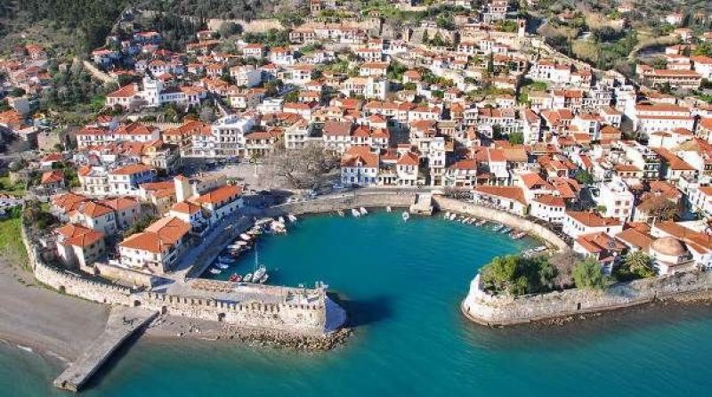 Ναύπακτος: Εγκαίνια έκθεσης στο Φετιχιέ Τζαμί (Πεμ 6/4 - Κυρ 11/6/2017)