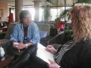 Ο συγγραφέας Νίκος Μαυρωνάς μιλάει στο AgrinioBestOf.gr για τον νέο του βιβλίο «Θρύλε μου – Ιστορίες Ολυμπιακής τρέλας και λατρείας»