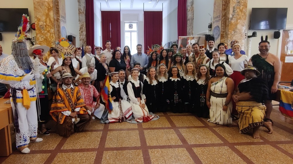 Δυναμικά ξεκίνησε το Διεθνές Φεστιβάλ Παραδοσιακών Χορών στο Αγρίνιο (Φωτο)