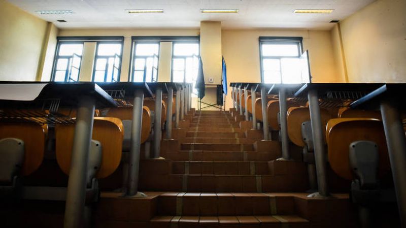 Ένας ατιμώρητος «καθηγητής» κι ένα «δημόσιο» σύστημα με πελάτες