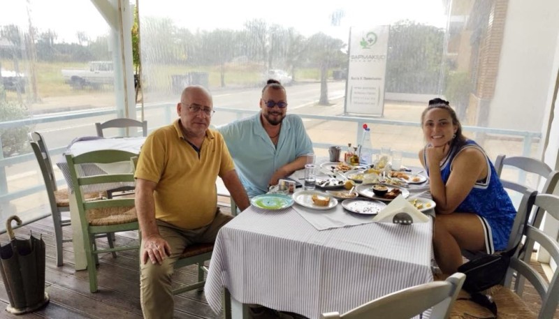 Στο Αγρίνιο ο Χρήστος Δάντης και η Ασημίνα Χατζηανδρέου στην ψαροταβέρνα «Τράτα»
