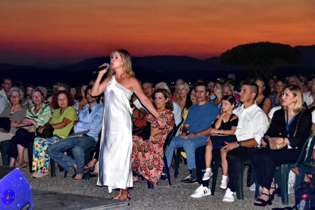 Μαγική αυγουστιάτικη πανσέληνος με την Ηρώ Σαΐα στην Αρχαία Πλευρώνα