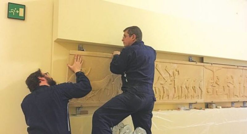 Γλυπτό του Αγρινιώτη Χρήστου Καπράλου σε διάδρομο της Βουλής! (ΔΕΙΤΕ ΦΩΤΟ)