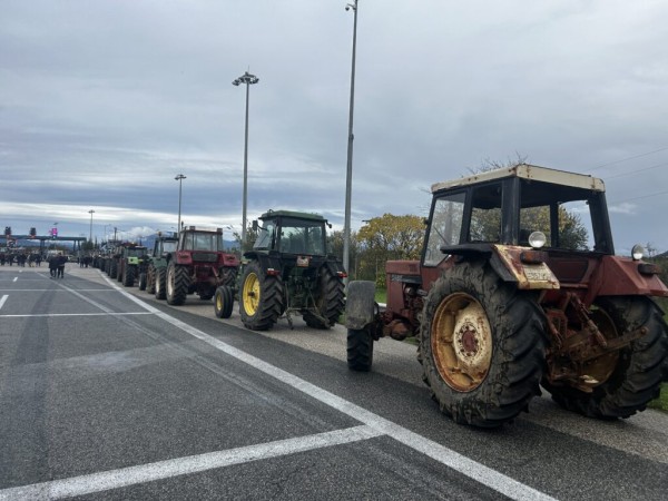Εργατικό Κέντρο Αγρινίου: «Αλληλεγγύη στον δίκαιο αγώνα των αγροτών»